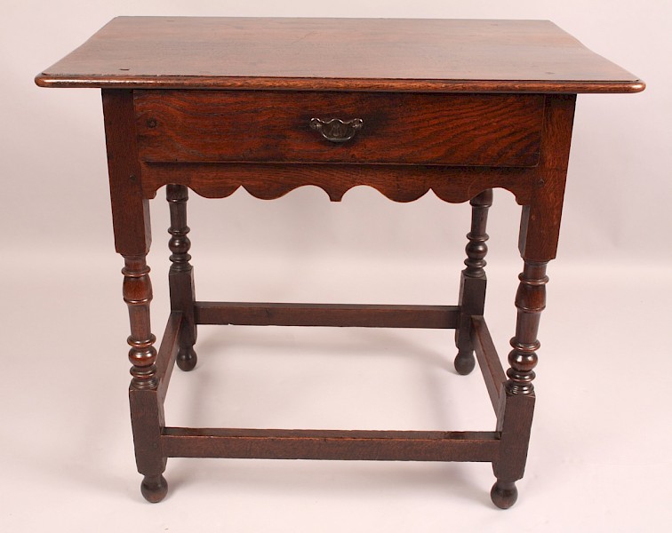 Good Georgian Side Table in Oak