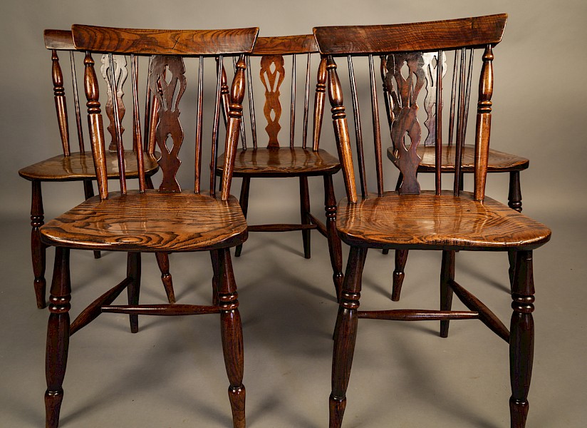 Good set of Comb Back Kitchen Windsor Chairs Grantham