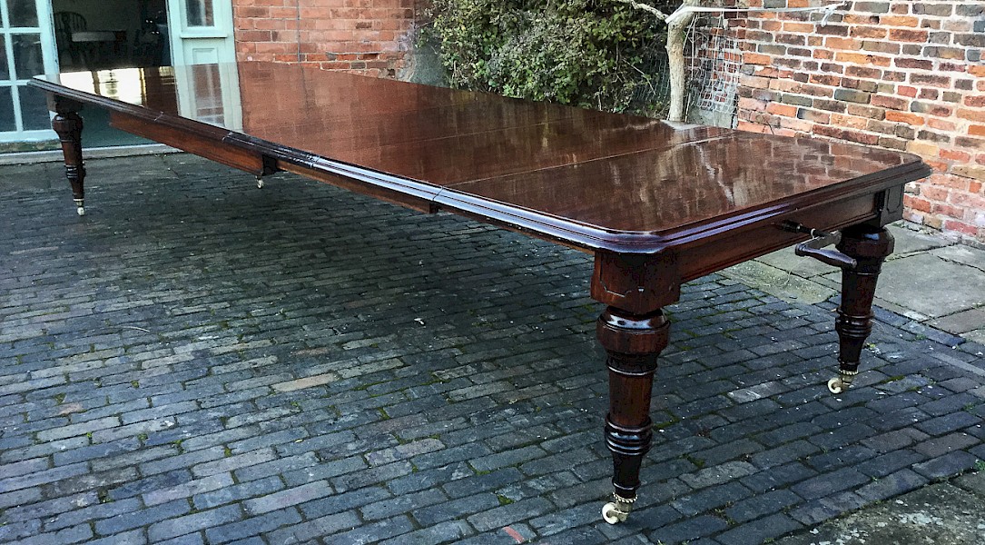 Large Victorian 5 Leaf Extending Dining Table seat 16