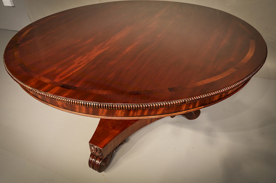 Georgian Mahogany Round Dining Table