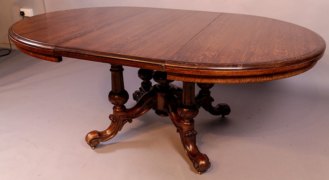 Victorian Extending Dining Table in Oak circular