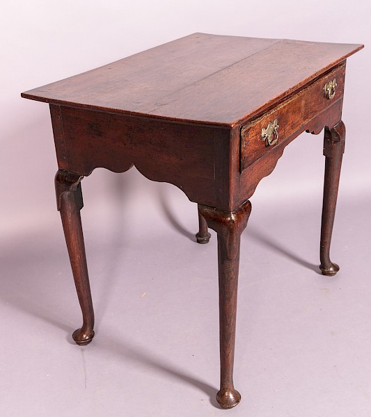 18th century Oak Side Table Quality