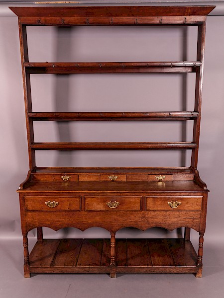 Good 18th century Pot Board Dresser