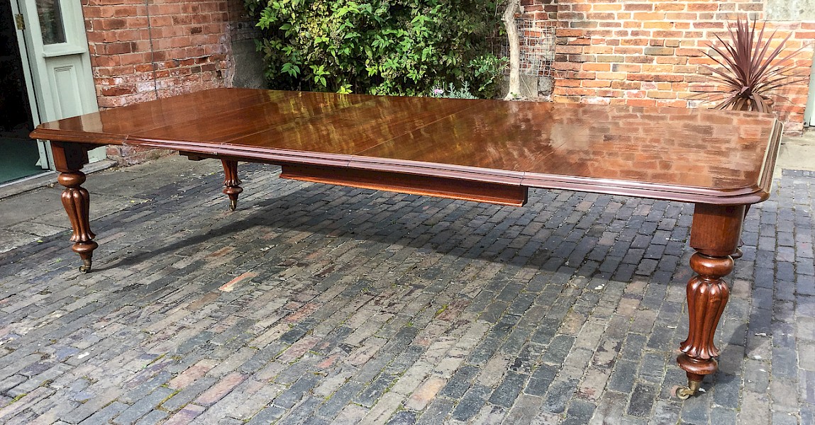 Victorian 3 Leaf Extending Dining Table