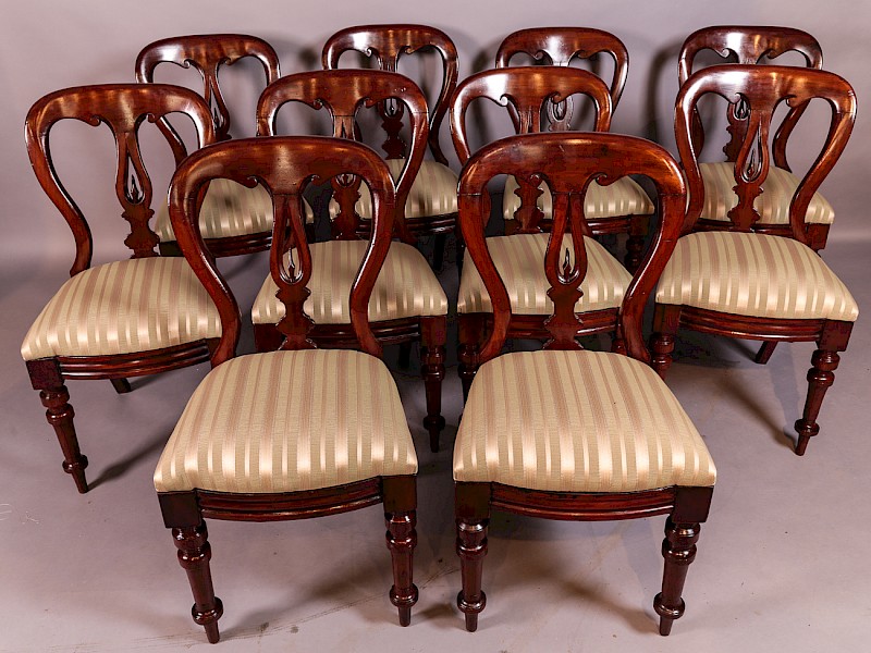 Set of 10 Victorian Mahogany Balloon Back Spear Point dining Chairs