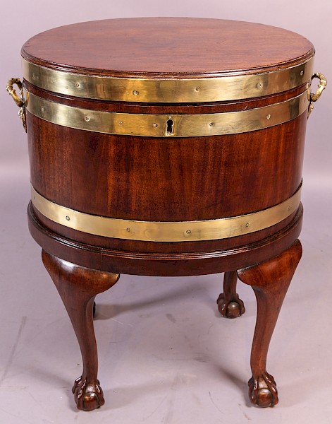 A Georgian Mahogany Cellerette