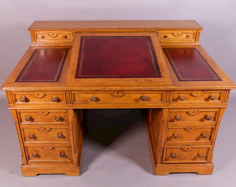 Victorian Pedestal Desk in Golden Oak