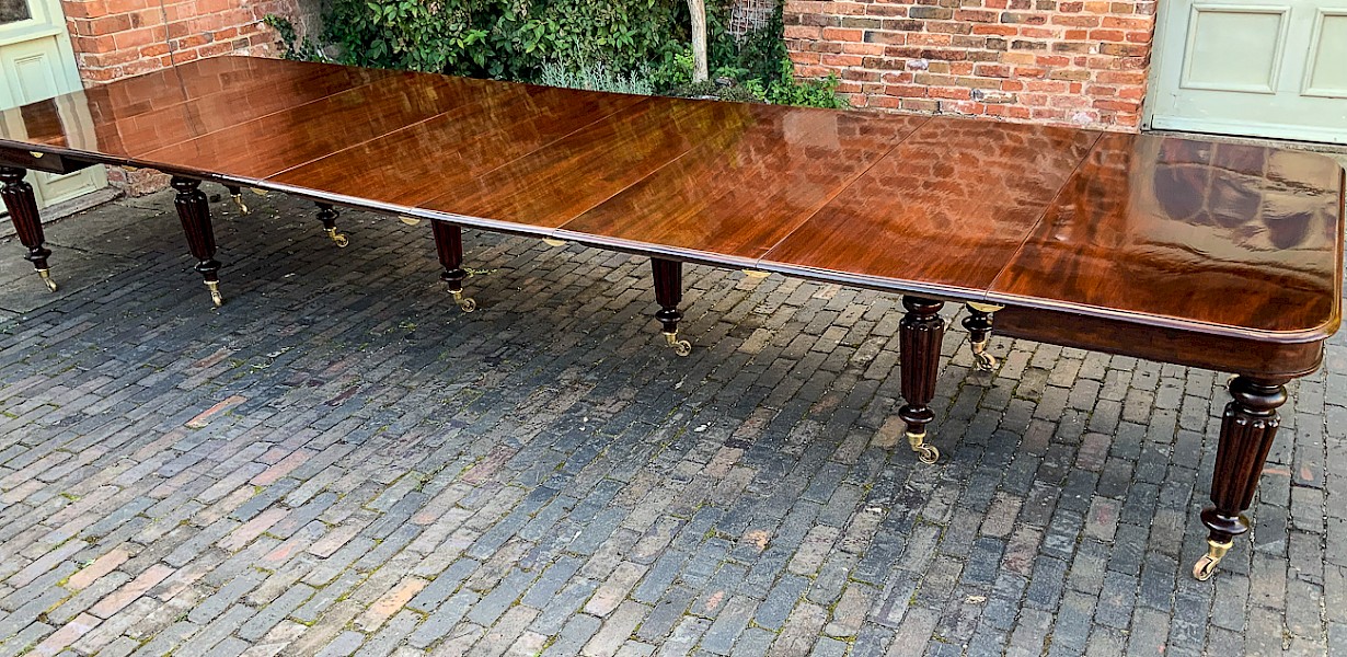 Very Rare Early 19th century Mahogany Extending Dining Table 16 feet 10 legs