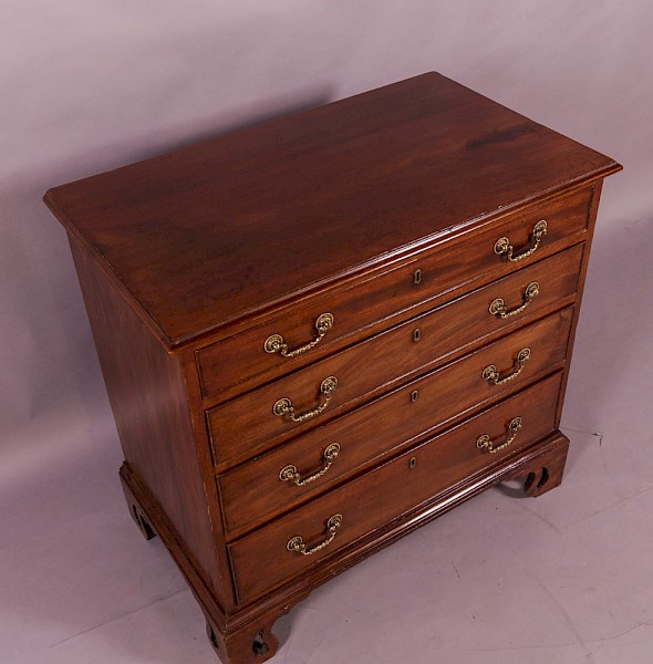 Good Georgian Mahogany Chest 32 inches wide
