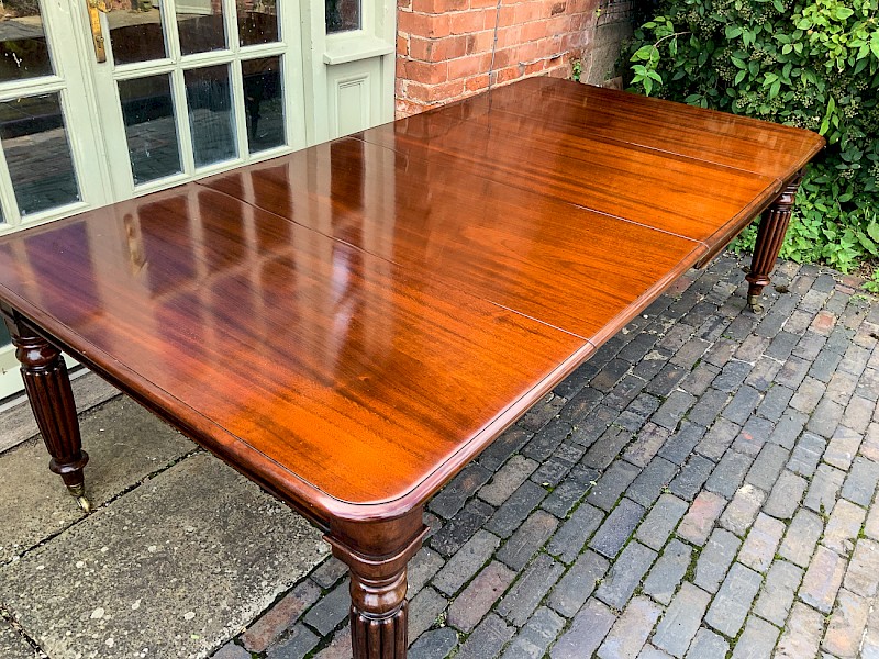 Victorian Mahogany Extending Dining Table seats 10/12
