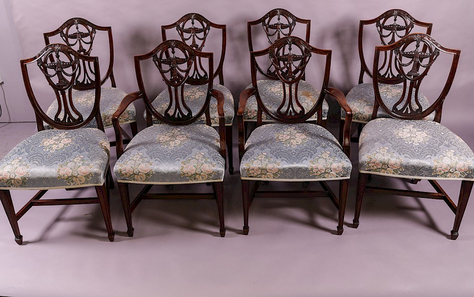 A Set of 8 nineteenth century Hepplewhite Dining Chairs