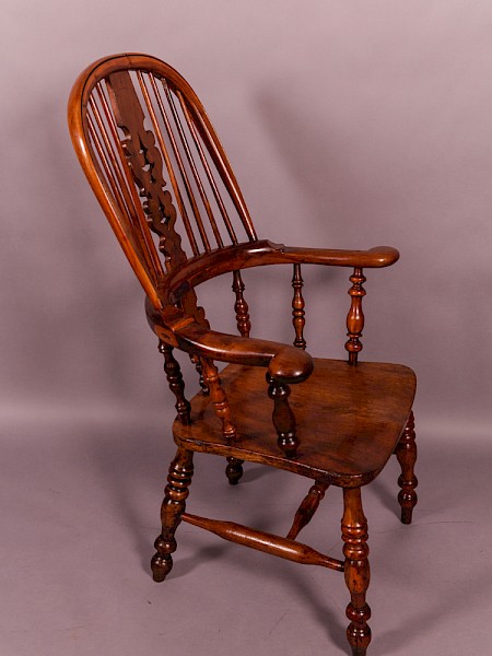 Broad Arm Windsor Chair in Yew Wood Worksop maker