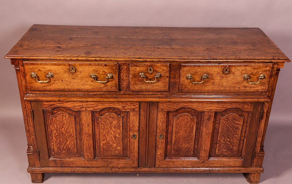 Georgian Oak Serving Dresser small proportions