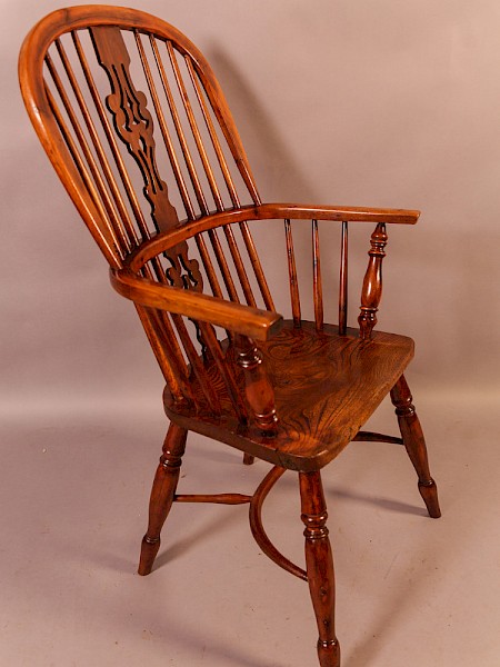 Very Good Yew Wood High Windsor Chair Lincolnshire