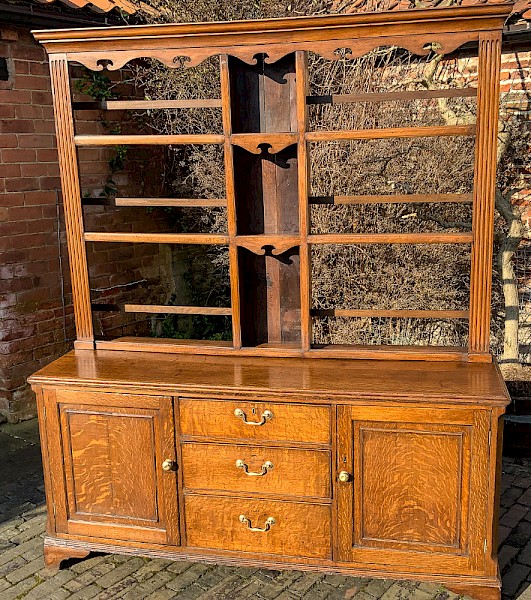 Georgian Oak Dresser and Plate Rack
