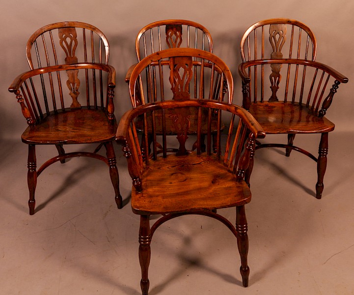 A Set of 4 Yew Wood Windsor Chairs Rockley