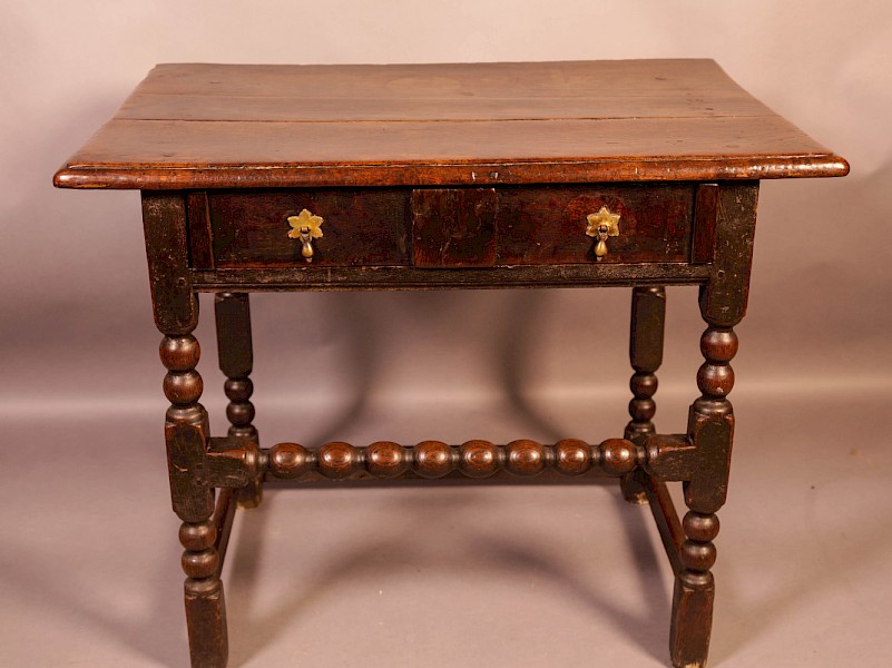 17th century Side Table in Oak fantastic Colour