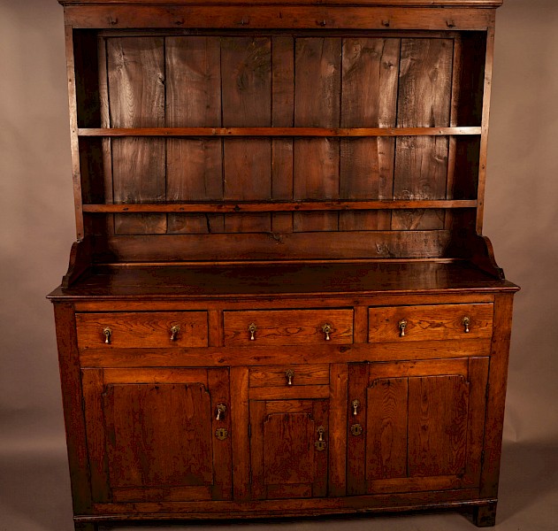 A Good 18th century Oak Dresser